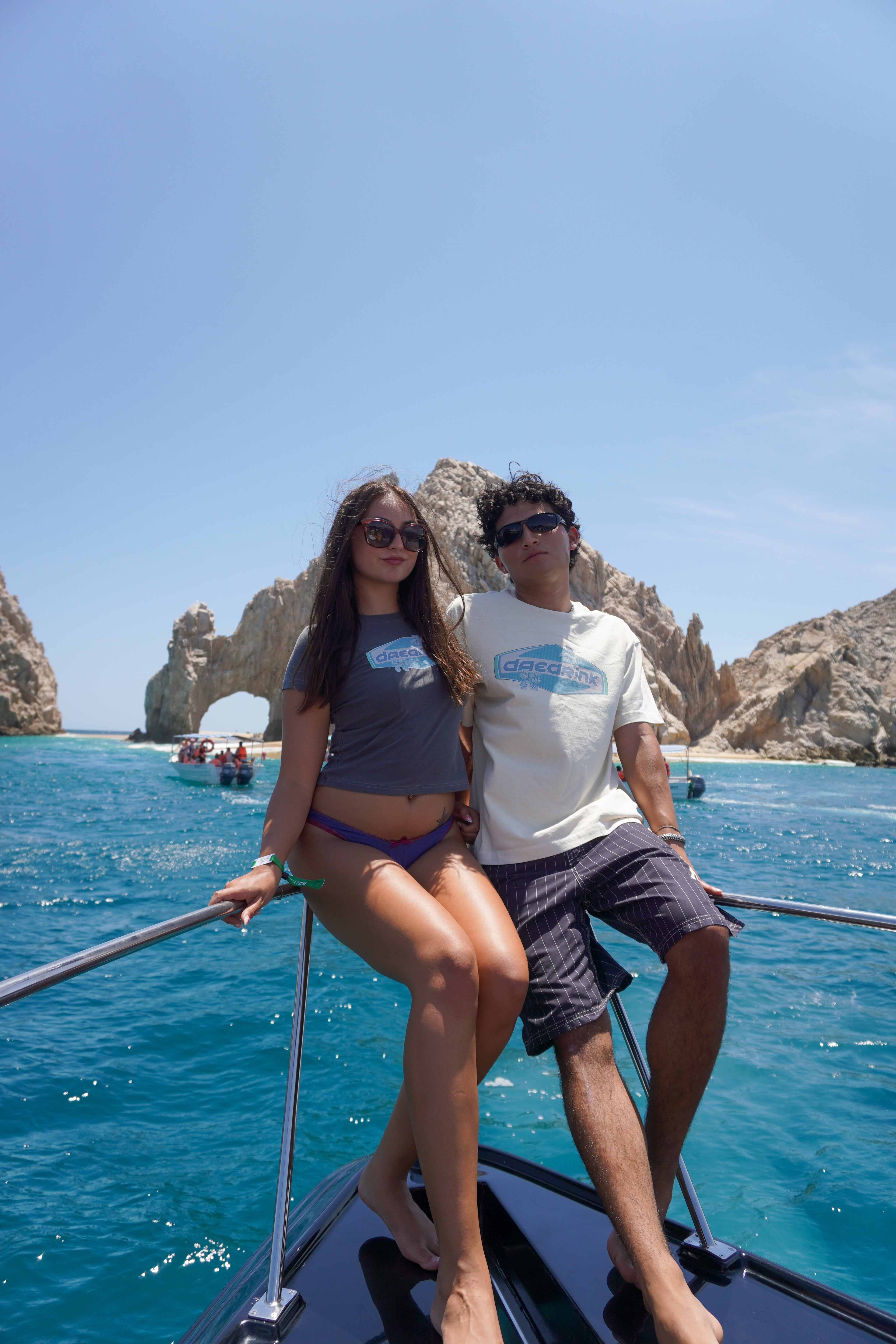 ISLAND TIME FITTED TEE in BLUE